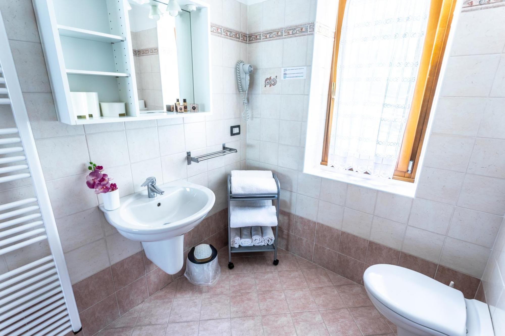 Le Terrazze Sul Lago - Ledro House Pieve Di Ledro Room photo